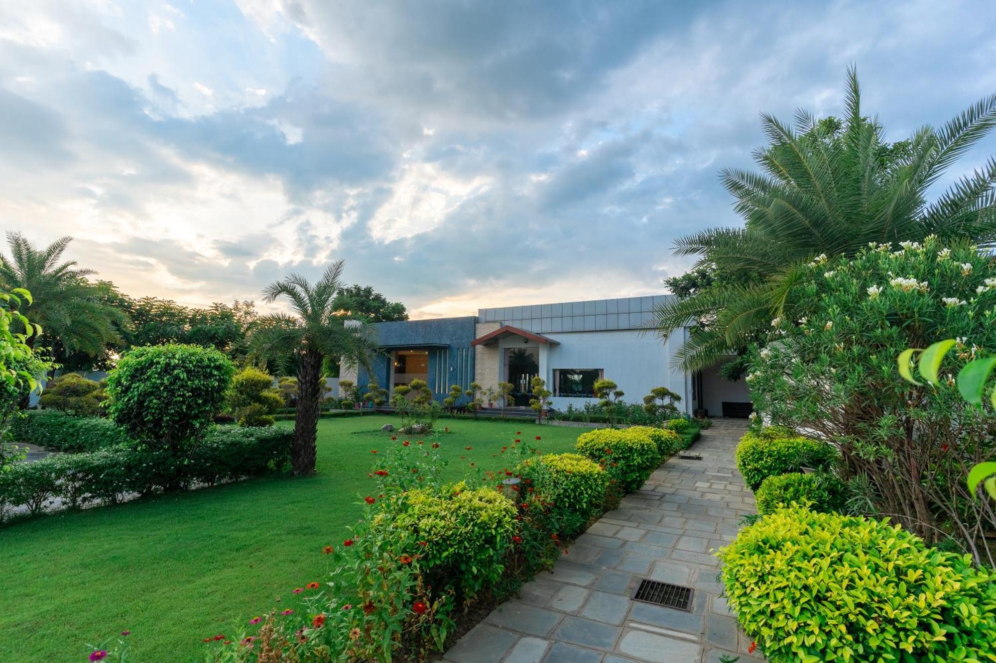 Lumbini Palace Resort מראה חיצוני תמונה